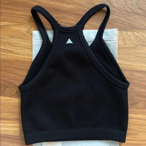 ❗️SOLD❗️Balance Athletica Synergy Top - Picture 3 of 9